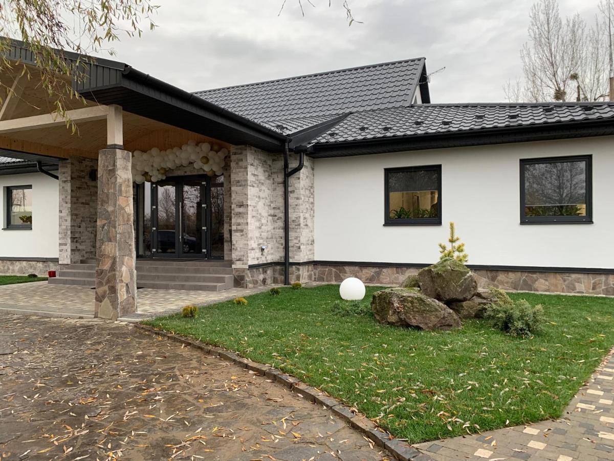 Loft Wood Hotel Mukacheve Ngoại thất bức ảnh