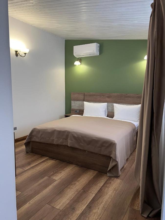 Loft Wood Hotel Mukacheve Ngoại thất bức ảnh