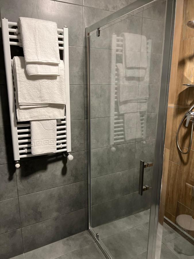 Loft Wood Hotel Mukacheve Ngoại thất bức ảnh