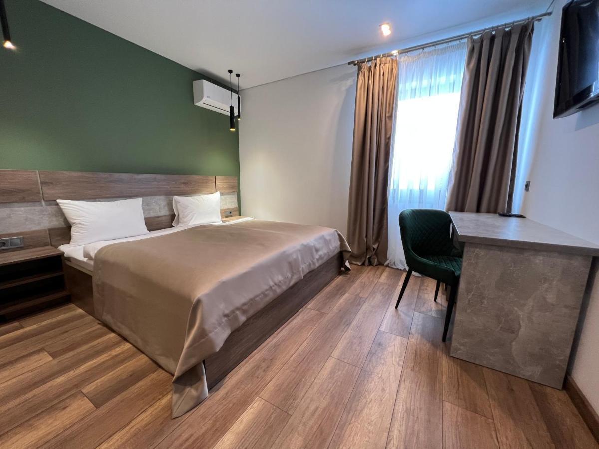 Loft Wood Hotel Mukacheve Ngoại thất bức ảnh