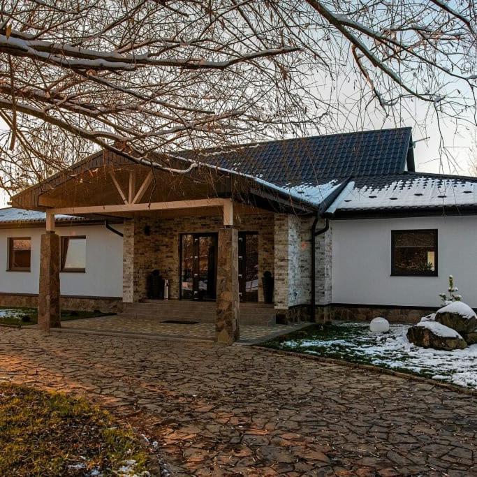 Loft Wood Hotel Mukacheve Ngoại thất bức ảnh